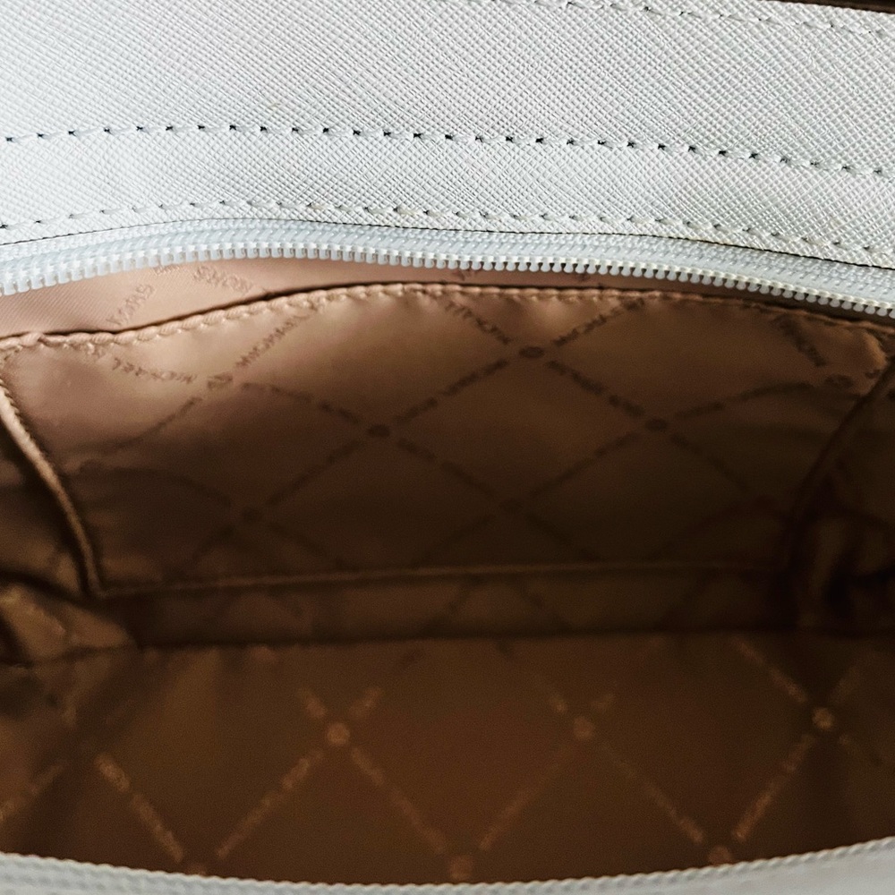 MICHAEL KORS Selma Medium Crossbody Bag - Picture 2 of 6